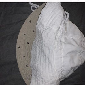 Reversible bucket hat